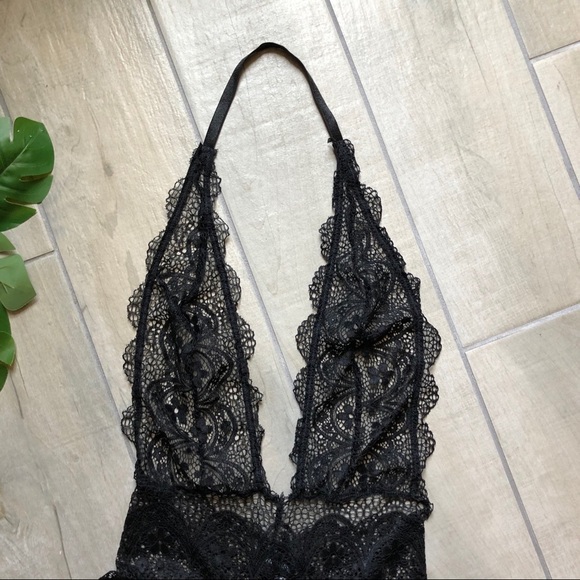 Prettylittlethings Plunge Delicate Daisy Lace Bodysuit romper teddy. size M - Picture 10 of 16